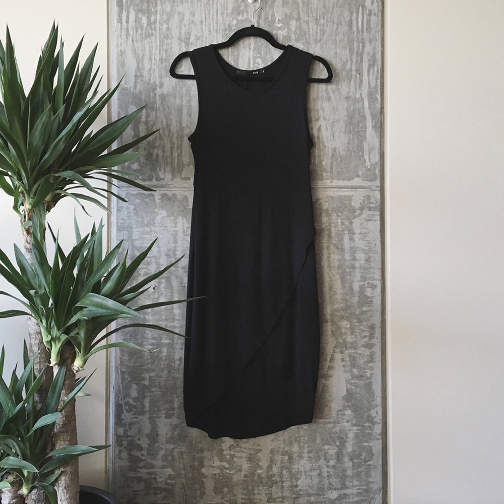 Black Tulip/High Low Dress